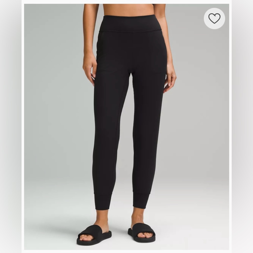 Lululemon Align Joggers 25” size 4 w/ pockets